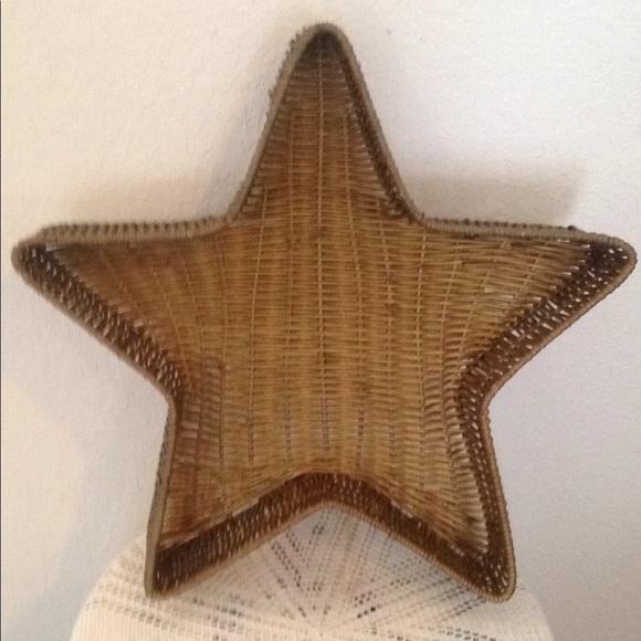 Vintage Star Wicker Basket - Picture 1 of 3